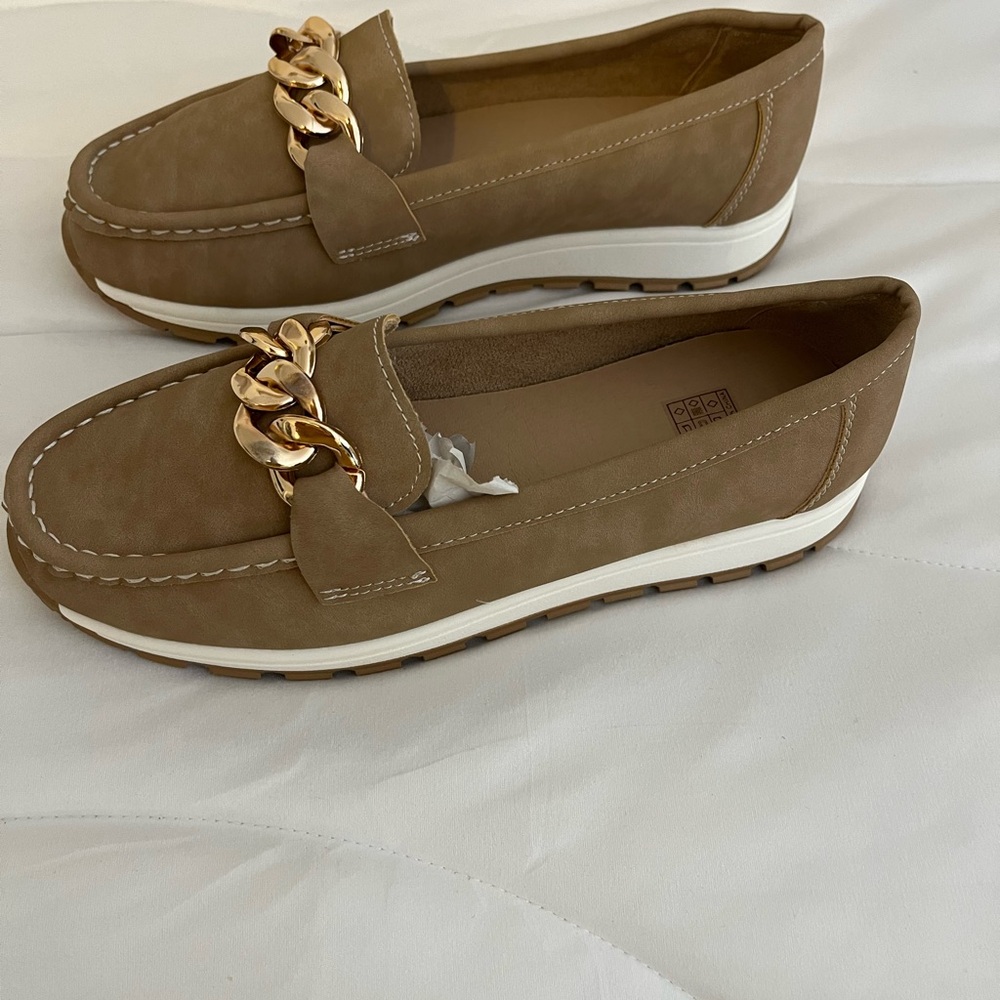 Brand new shoes! size 9 women